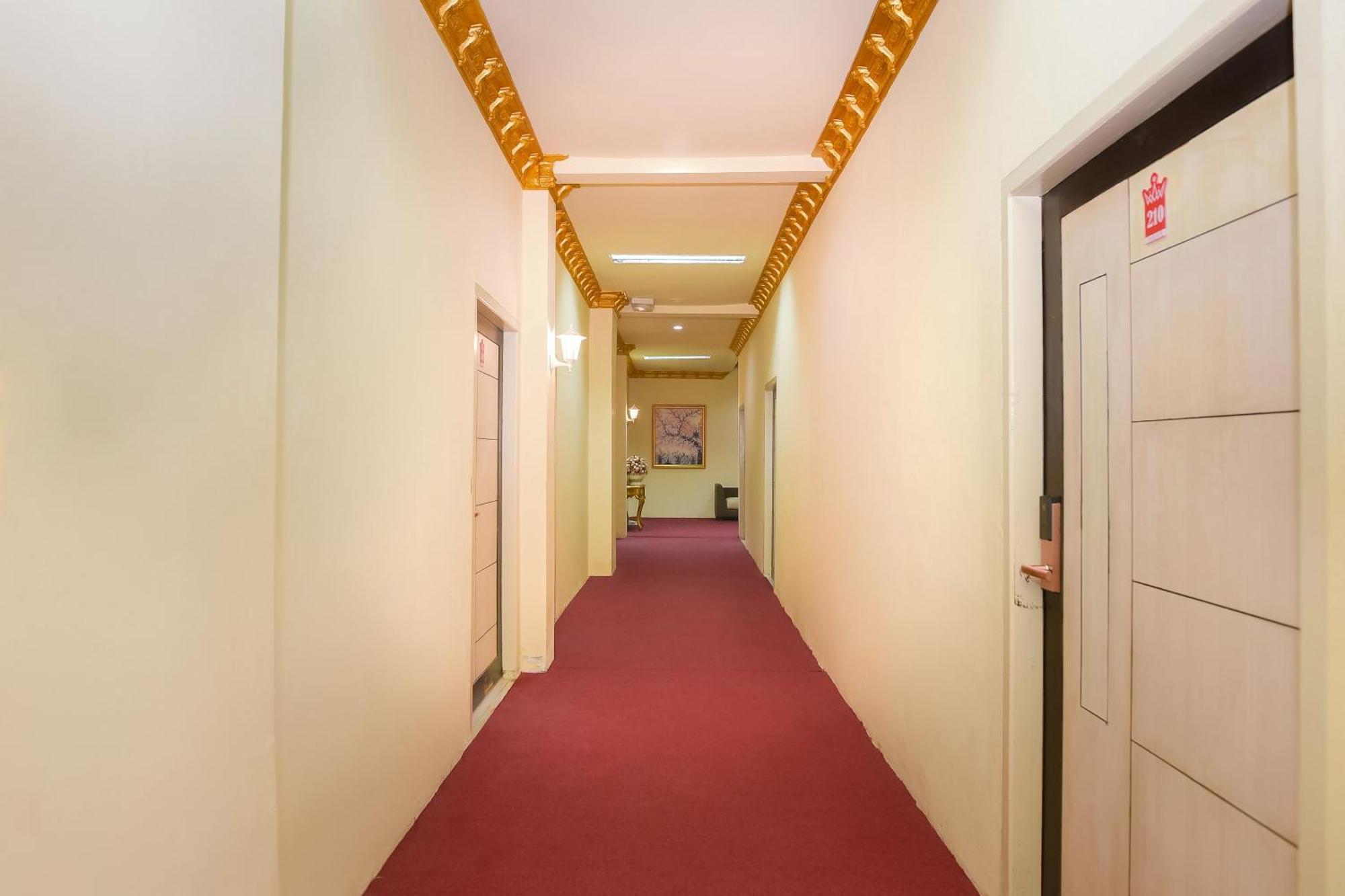 Capital O 854 Ub Caisar Hotel Banda Aceh Dış mekan fotoğraf